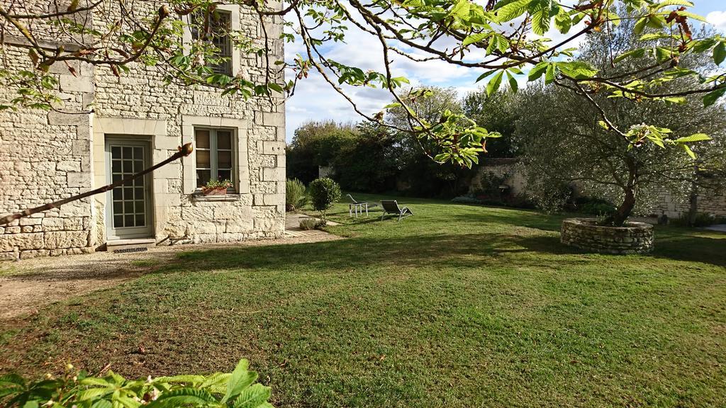 L'Olivier Villa Monts-sur-Guesnes Eksteriør billede
