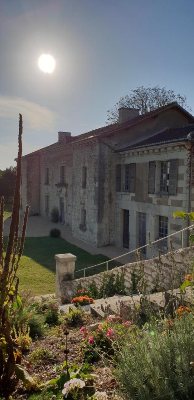 L'Olivier Villa Monts-sur-Guesnes Eksteriør billede