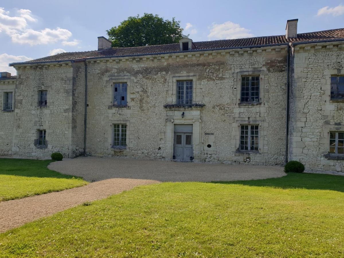 L'Olivier Villa Monts-sur-Guesnes Eksteriør billede